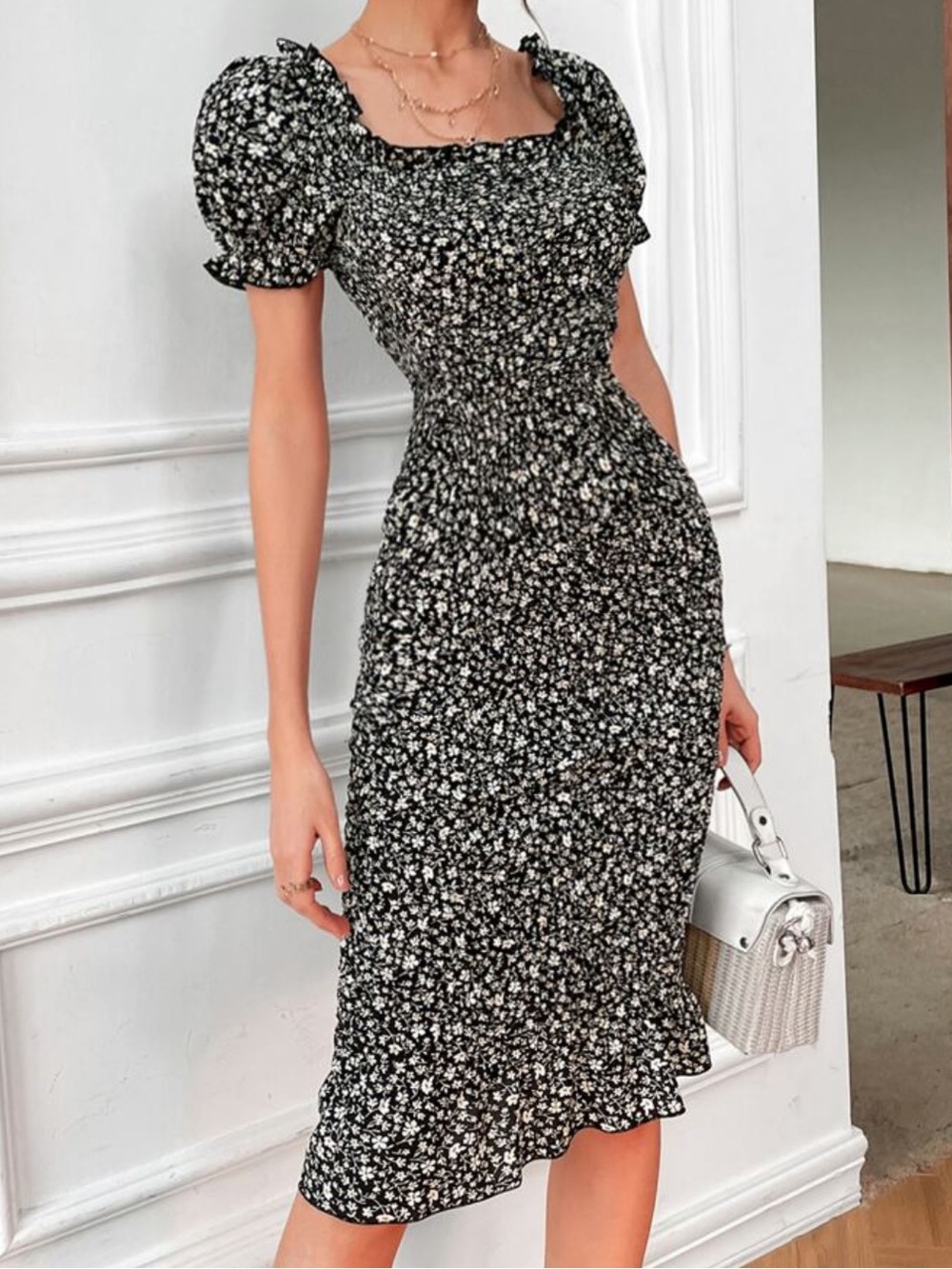 Derek Heart Black Daisy Floral Puff-Sleeve Shirred Midi Dress